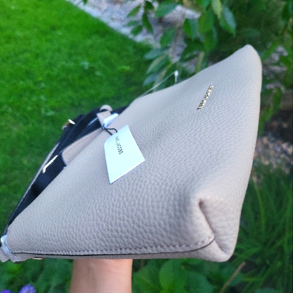 Marc Jacobs Bags Marc Jacobs The Cosmo Leather Crossbody Bag Poshmark